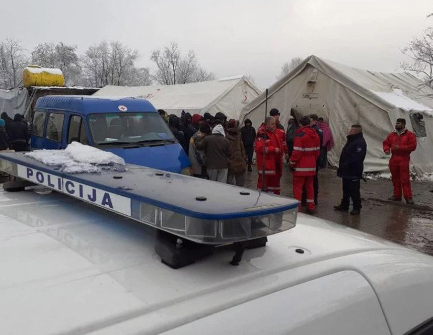 Сукоб миграната са полицијом на Вучјаку