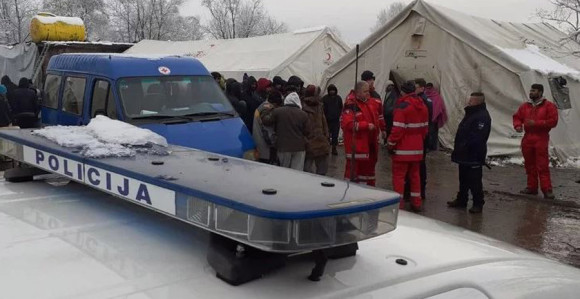 Sukob migranata sa policijom na Vučjaku