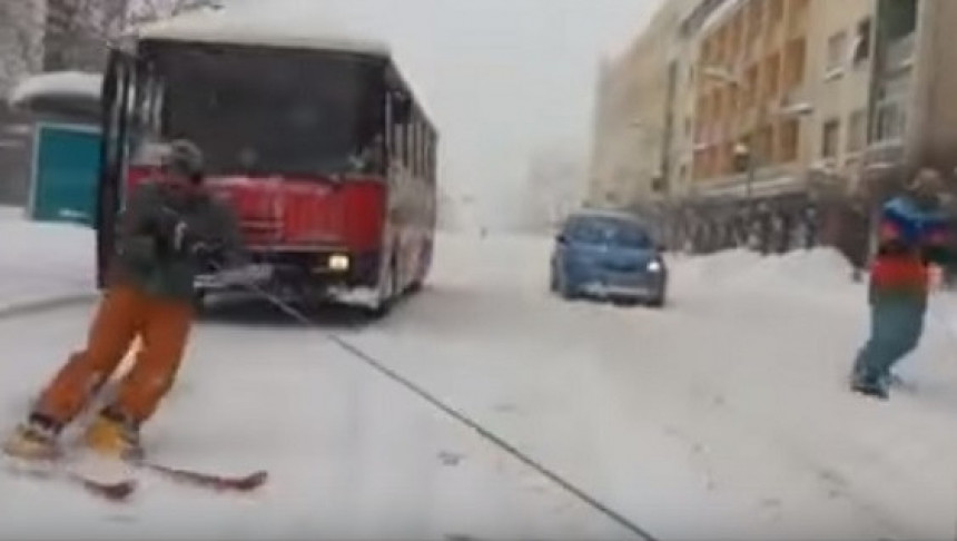 Бањалучке улице претворили у ски стазе
