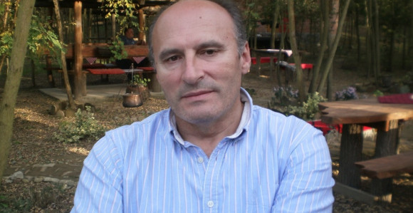 Akademik popustom čestitao praznike 