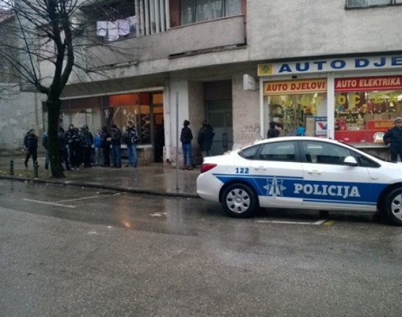 Десетине повријеђених и ухапшених у Никшићу