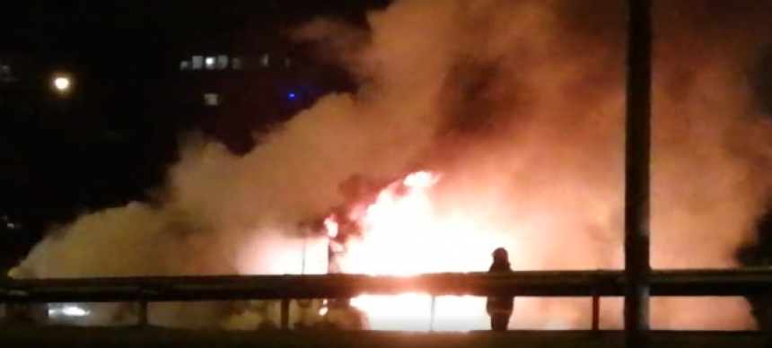 Изгорио аутобус у Београду