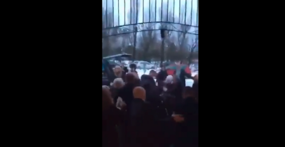 Tuča na sahrani u Škotskoj 