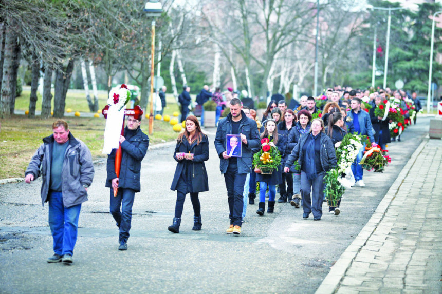 Sahranjen glavni menadžer 'Granda'