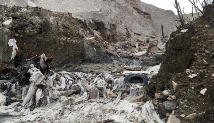 Istra: Tone smeća zatrpale rijeku