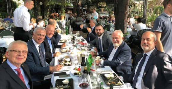 Приче из Напуља: Како Игуаин може, а Кулибали не...?!