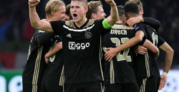 De Liht je već dobio pozive Juventusa i PSŽ-a, ali...