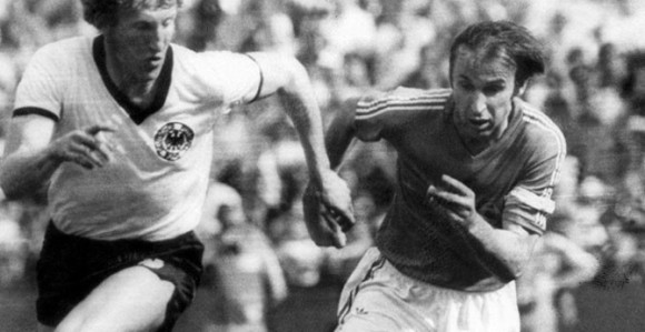 УЕФА тражи идеалних 11, у игри и Џаја!