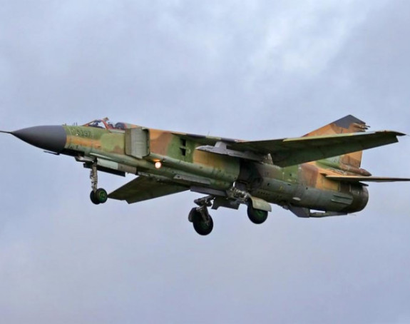 Srušio se MIG-23, pilot se katapultirao