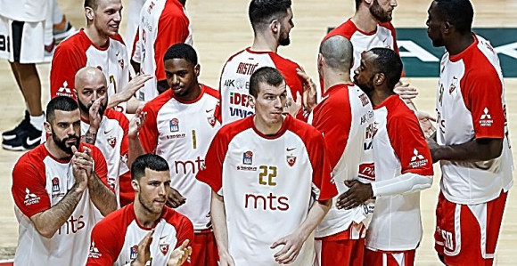 Priča: Trijumf nade i dilema oko Riversa...