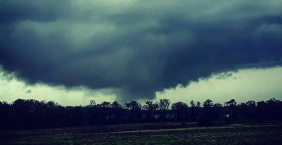 Снажан торнадо погодио Алабаму