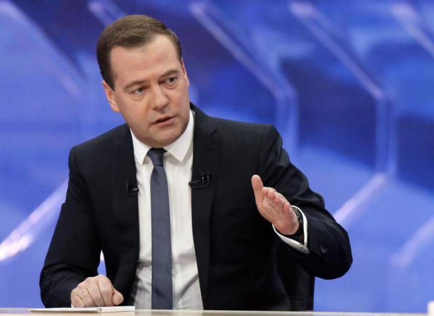Medvedev: Ukrajina nije ni država