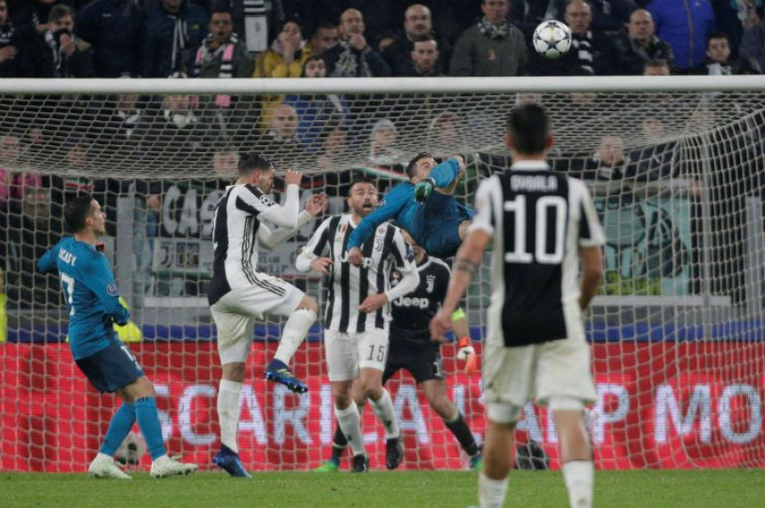 Video - Priča: Makazice - seks među golovima!