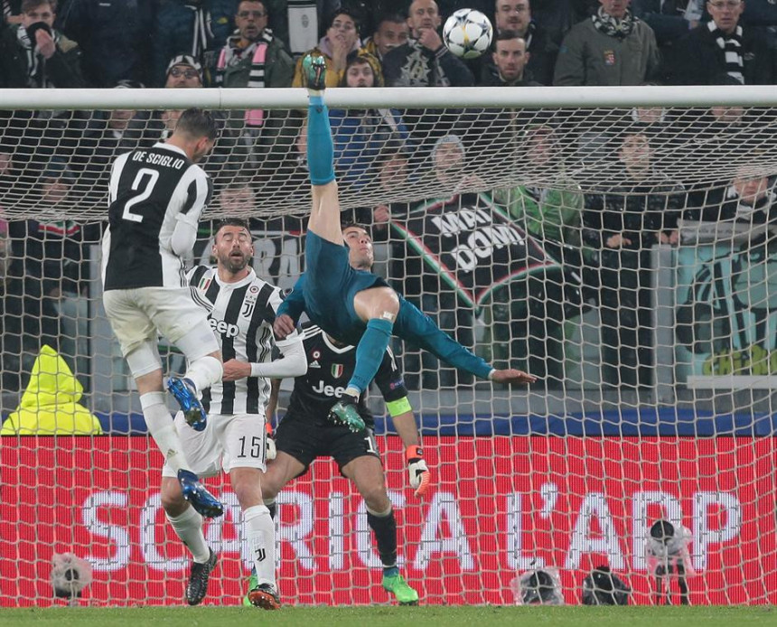 Reakcije na Ronaldove makazice: Aplauz, dranje...