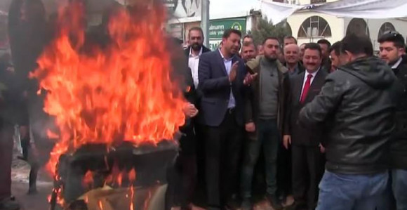 Gradonačelnik zapalio fotelju