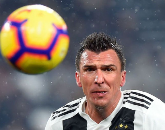 Mandžukić crno-bijeli do 2021. godine!