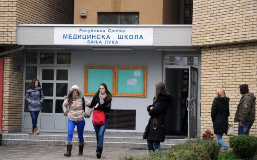 PDP: Aneksi ugovora sakriveni i od revizije