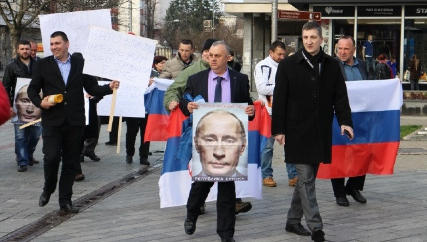 Dodobrani: Gađaćemo demonstrante jajima