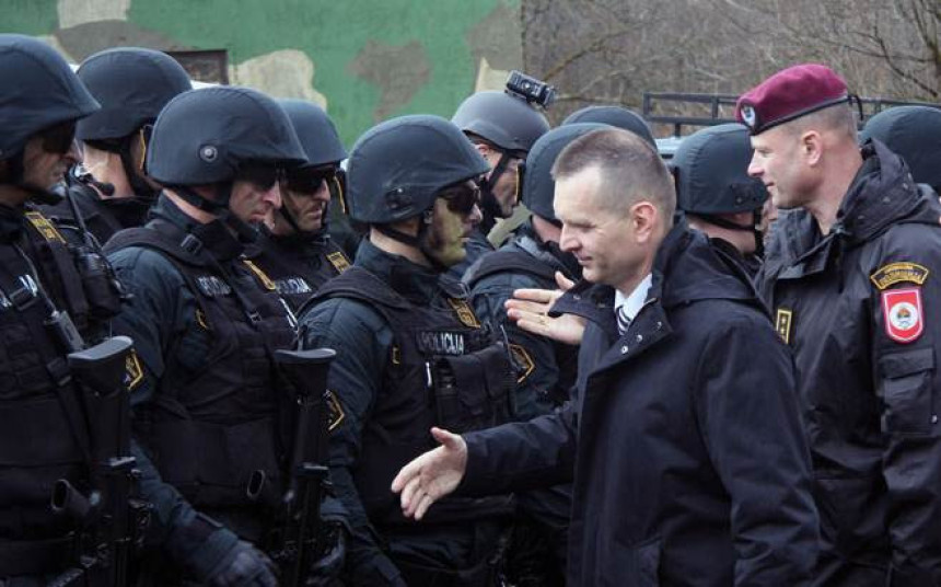 Митинг и контрамитинг нису добро рјешење