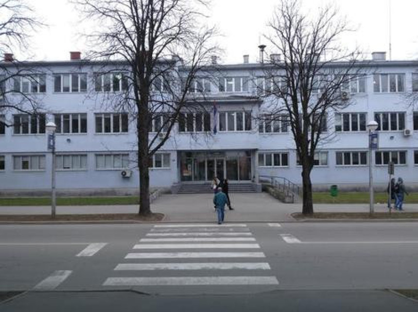 Pored puta nađen mrtav čovjek 