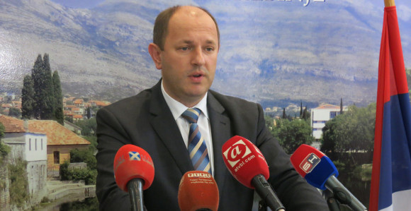 Petrović kažnjava i nagrađuje 