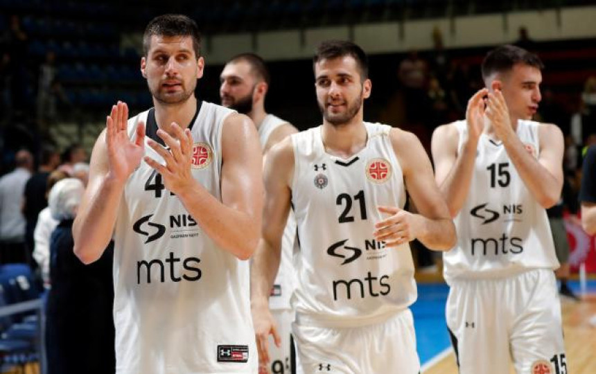 Partizan se prošetao kroz Novi Sad!