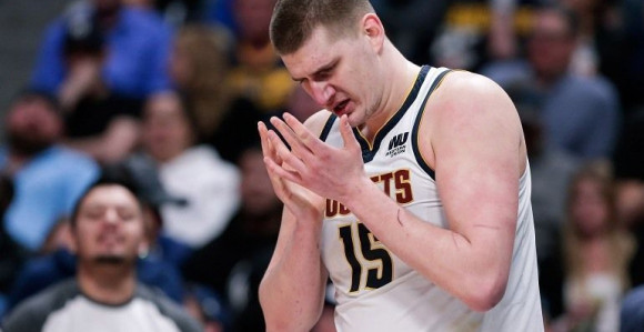 Не, Јокић не смије ни три минута да буде на клупи!