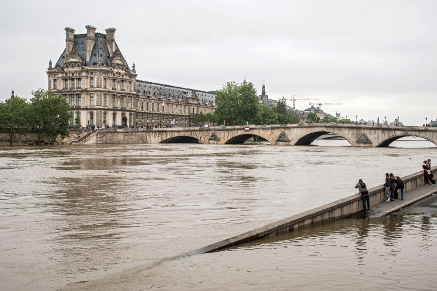 Поплаве широм Европе: Живот изгубило 18 људи