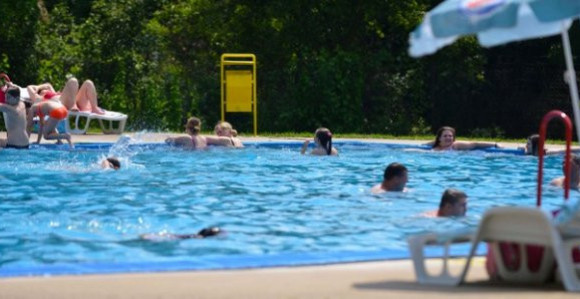 Počela turistička sezona na bazenima