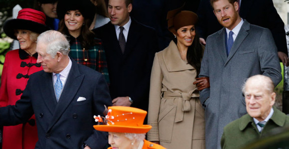 Šta je Elizabeta poklonila paru?