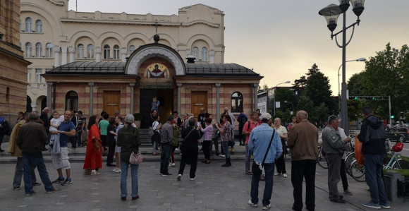 Грађани запалили свијеће за Давида