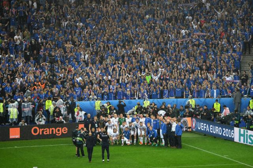 "Francuzi otišli, islandski navijači ostali na stadionu"!
