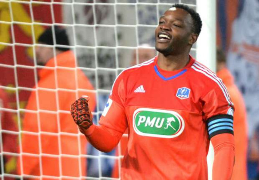 Nakon osam godina: Mandanda napustio Marsej i ide u Premijer ligu!