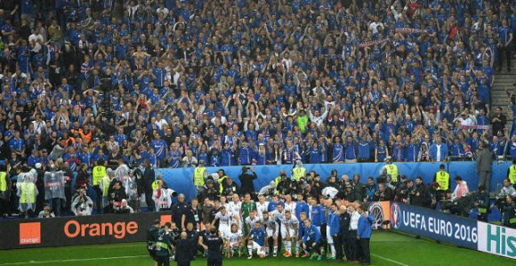 "Francuzi otišli, islandski navijači ostali na stadionu"!