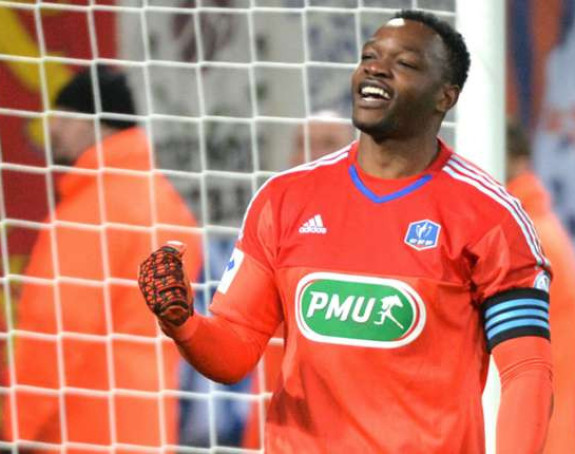 Nakon osam godina: Mandanda napustio Marsej i ide u Premijer ligu!