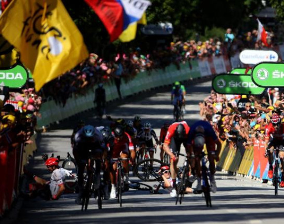 Tur: Stravičan pad Kavendiša! Sagan izbačen iz trke!