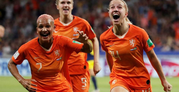 SP: Džeki, Džeki, baš si vrag!