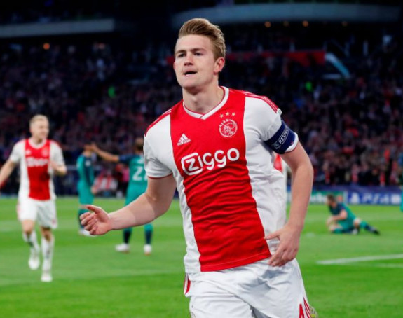 De Liht na čekanju: Juve bi da izradi Ajaks!