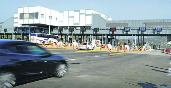 Na autoputevima svi krše brzinu