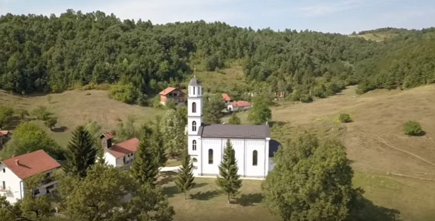 Pucnjava ispred crkve u Požarnici