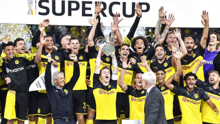 Dortmund slavi Džejdona i Superkup, Bajern razbijen!
