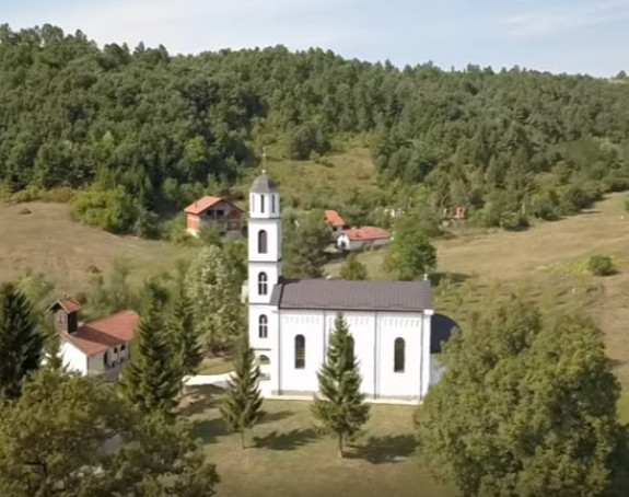 Pucnjava ispred crkve u Požarnici