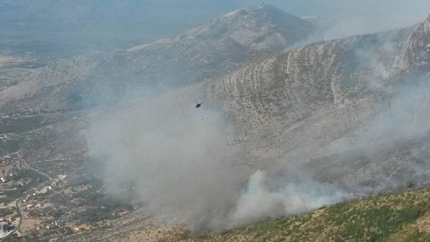 Požar se širi, imanja u Aljetićima odbranjena