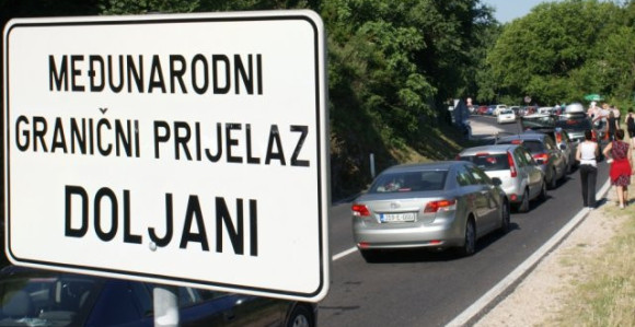 U Doljanima se čeka oko sat vremena