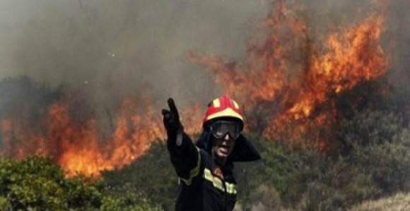 Ватра угрожава куће у требињским селима