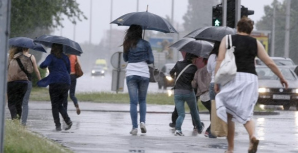 Sutra zahlađenje sa kišom i pljuskovima 