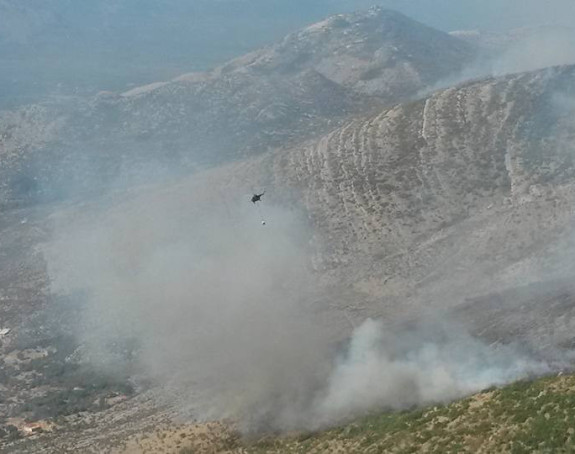 Požar se širi, imanja u Aljetićima odbranjena