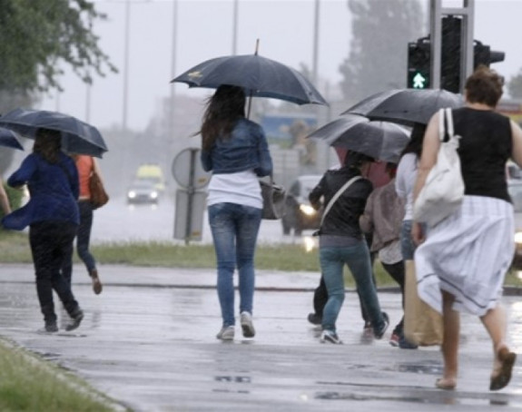 Sutra zahlađenje sa kišom i pljuskovima 