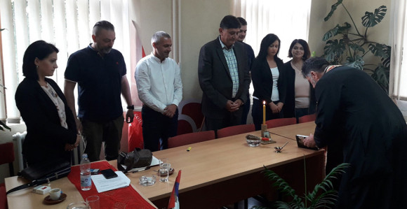 U IME OCA I SINA: SNSD-ov Drljača okadio prostorije