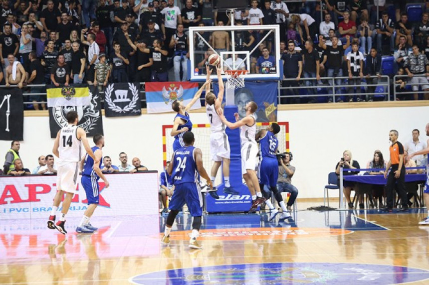 ABA: Uh, ala Partizan uništi MZT usred Skoplja!